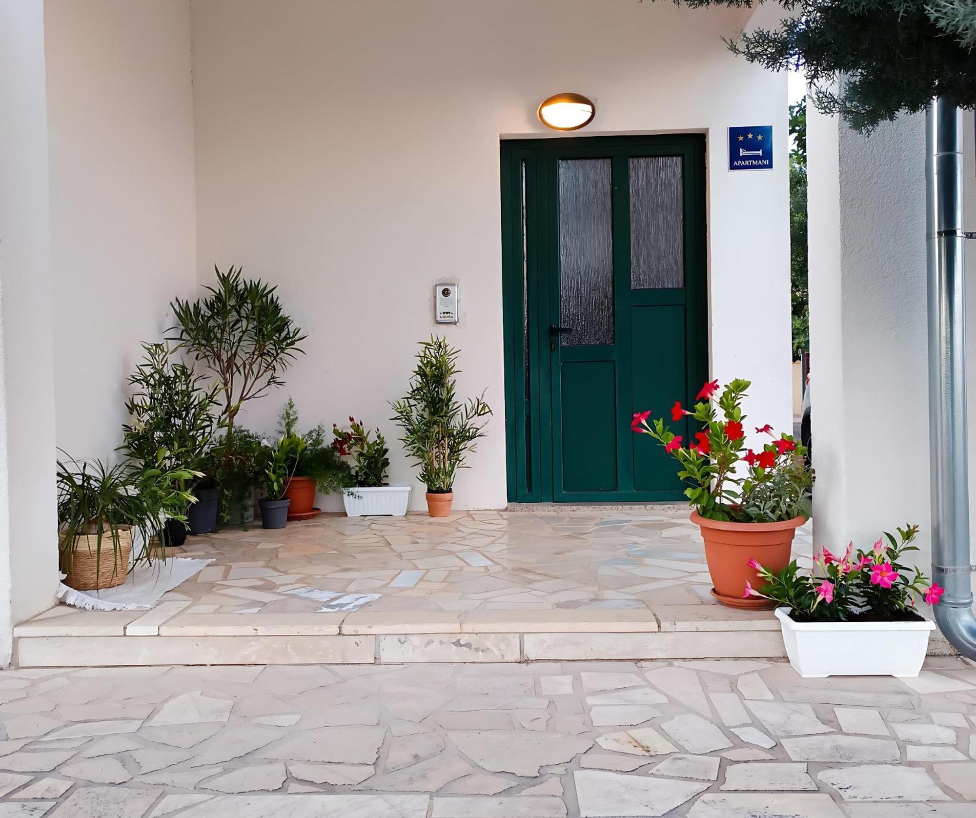 Lux Apartments וודיצה מראה חיצוני תמונה